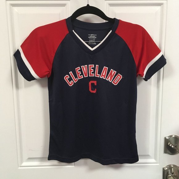 Genuine Merchandise / Team Athletics Other - NWT Genuine Merchandise Boys Cleveland Indians TShirt - Size Small (6/7)